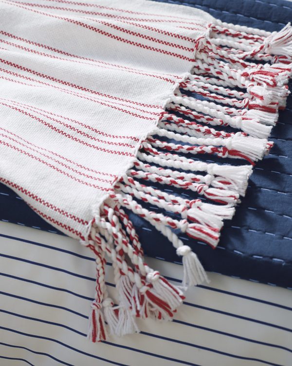 Throw blankets for spring and summer