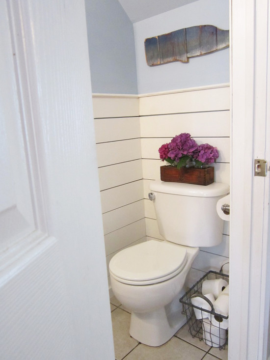 farmhouse bathroom