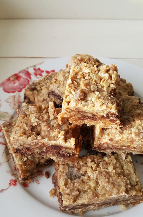 Chocolate and Caramel Oat Bars