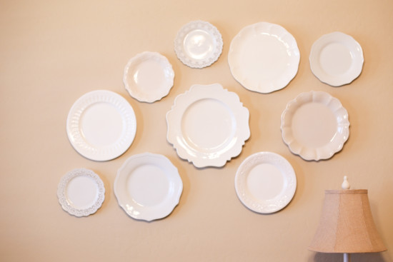 how to hang plates on the wall