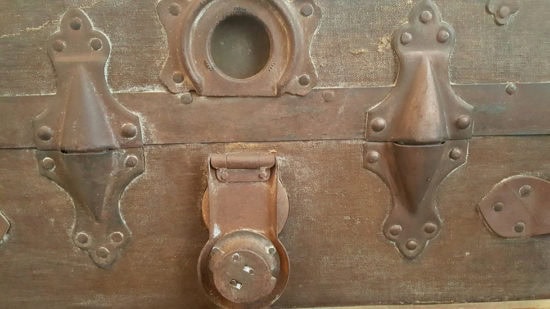 steamer trunk hardware