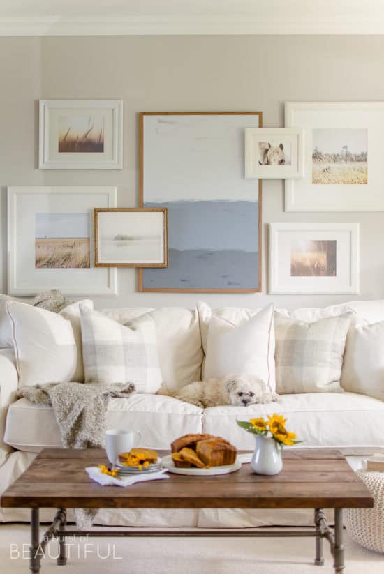 fall-home-tour-living-room-gallery-wall