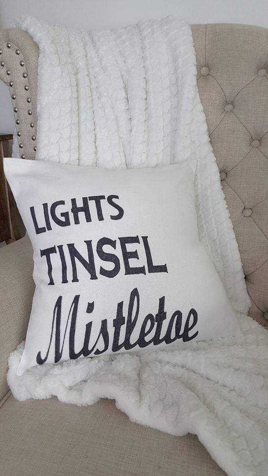 lights-tinsel-mistletoe-diy-christmas-pillow