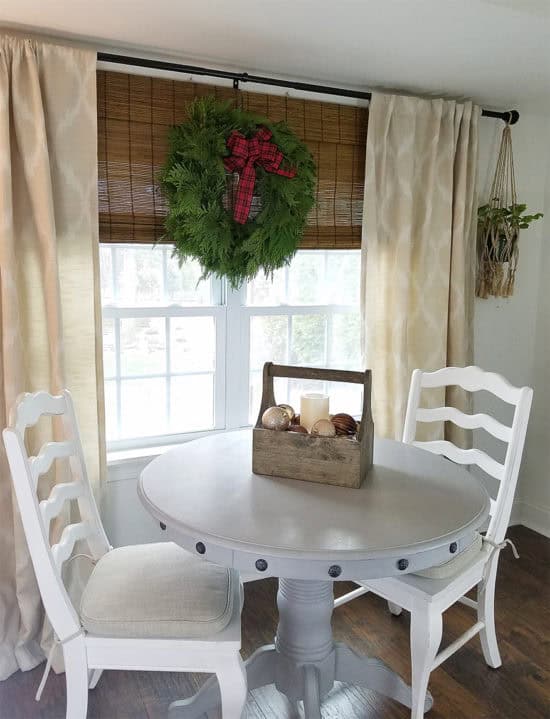 christmas-decorating-ideas-farmhouse-style