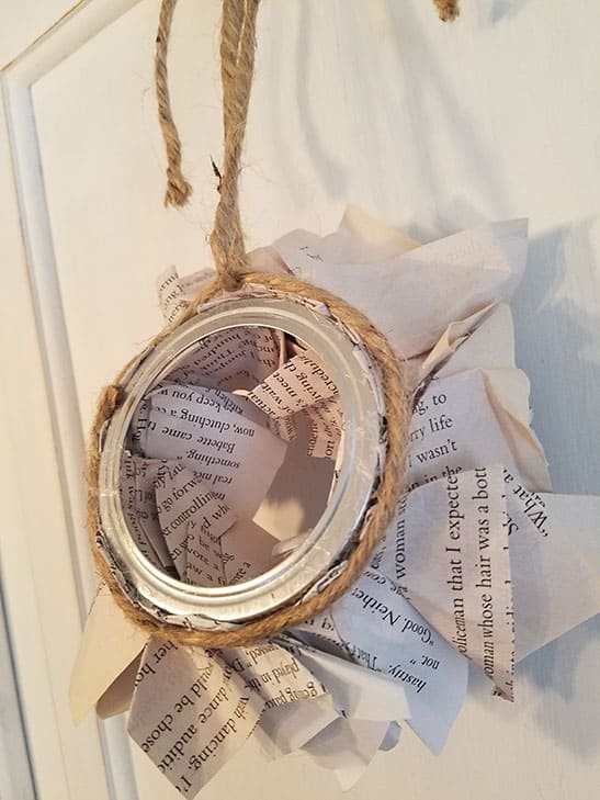 How to make mini book page wreaths 