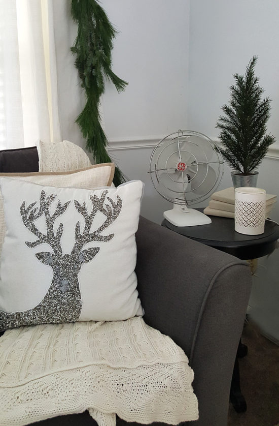 white-and-silver-christmas-decorating