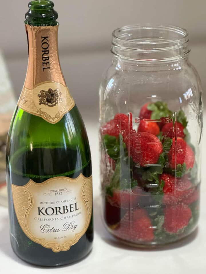 festive-champagne-desserts-for-holiday-parties