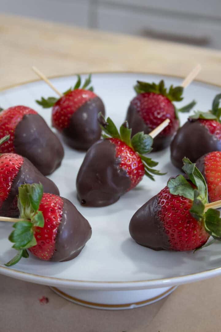 valentines day chocolate strawberries