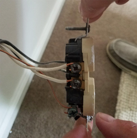 wiring an outlet, how to wire outlets, how to change electrical outlets