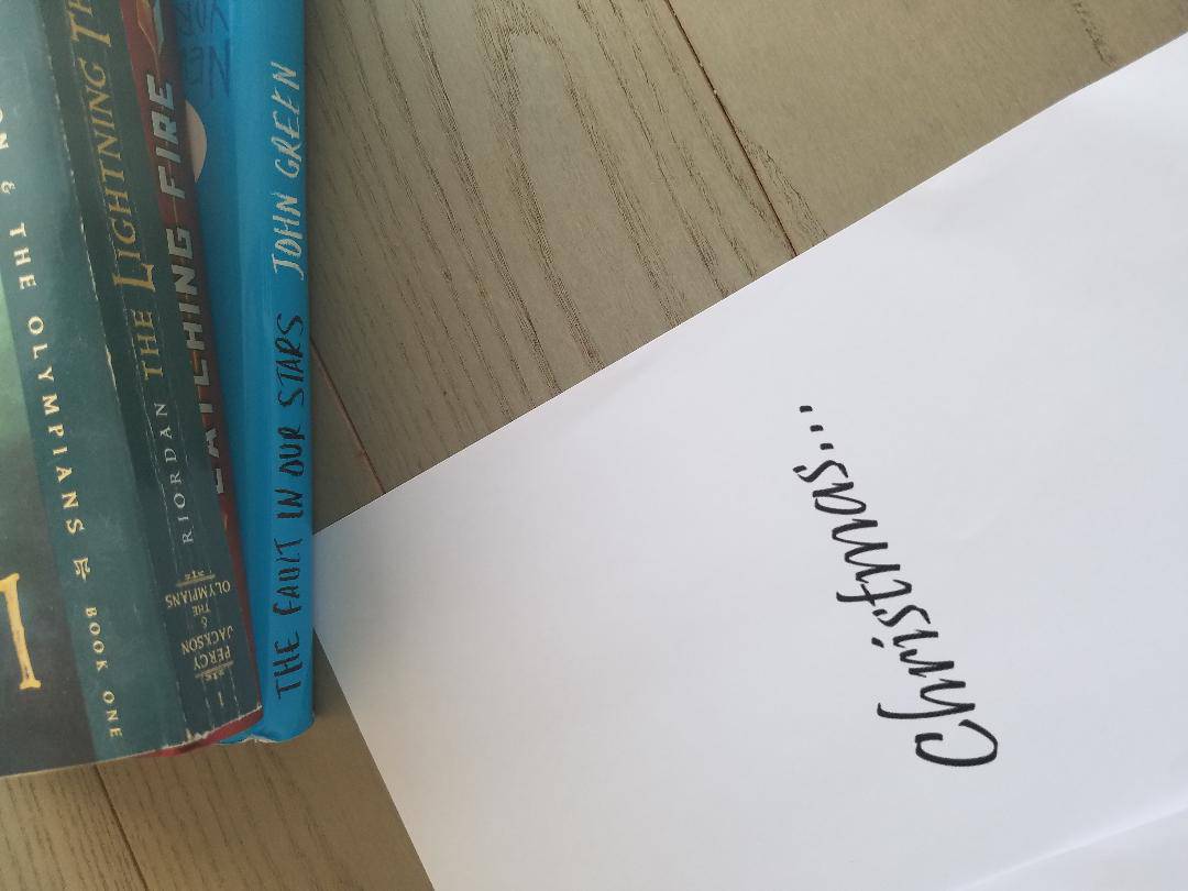 Christmas DIY Book Covers and Free Printables - The Honeycomb Home