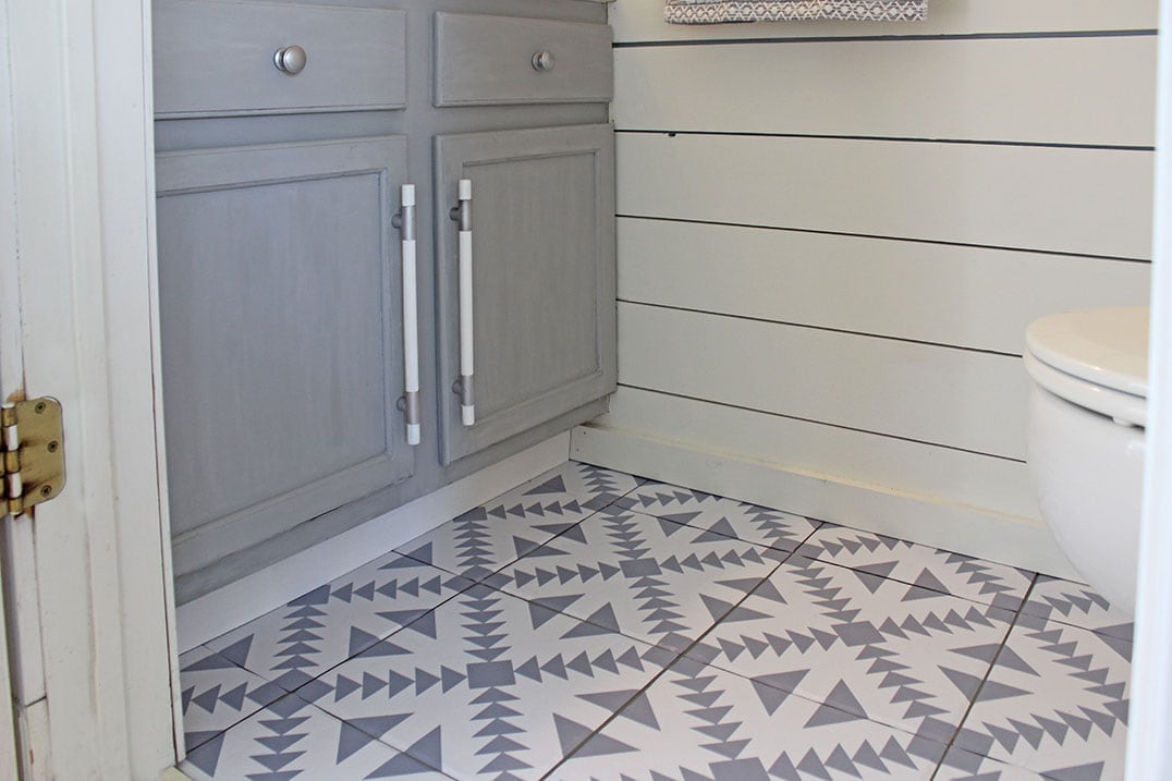 How To Paint Linoleum Flooring - The Honeycomb Home