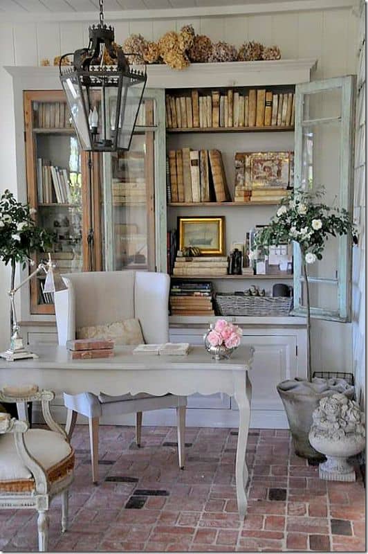 Home Decor Ideas - Mixing Antique Furniture and Contemporary Decor