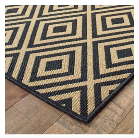 13 Pretty Indoor Outdoor Rugs - The Honeycomb Home