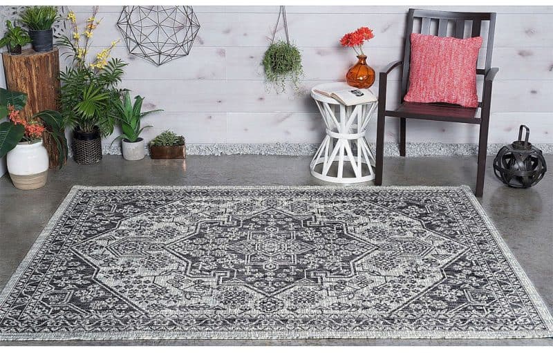 13 Pretty Indoor Outdoor Rugs - The Honeycomb Home