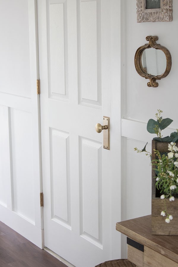 Love these modern farmhouse, vintage-style interior doorknobs! 