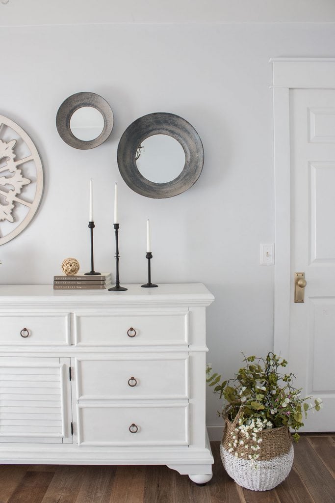 White painted wood chest deals of drawers