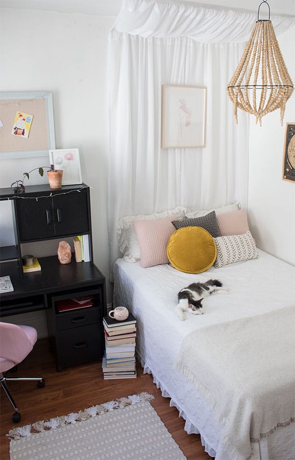 simple dorm room decorating ideas