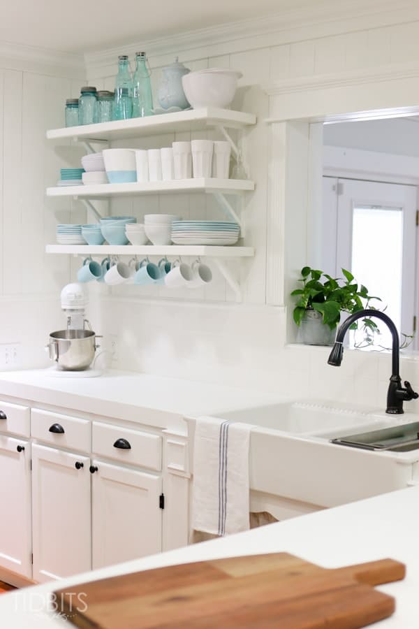 https://thehoneycombhome.com/wp-content/uploads/2019/09/corain-countertops-tidbits-blog.jpg