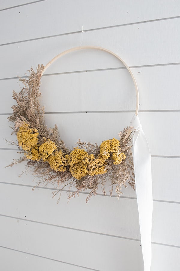 Beautiful DIY Fall Wreath Using Dried Flowers