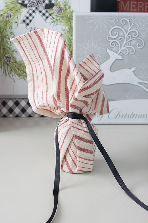 Creative Christmas Gift Wrapping Ideas To Spice Up Your Gifts!