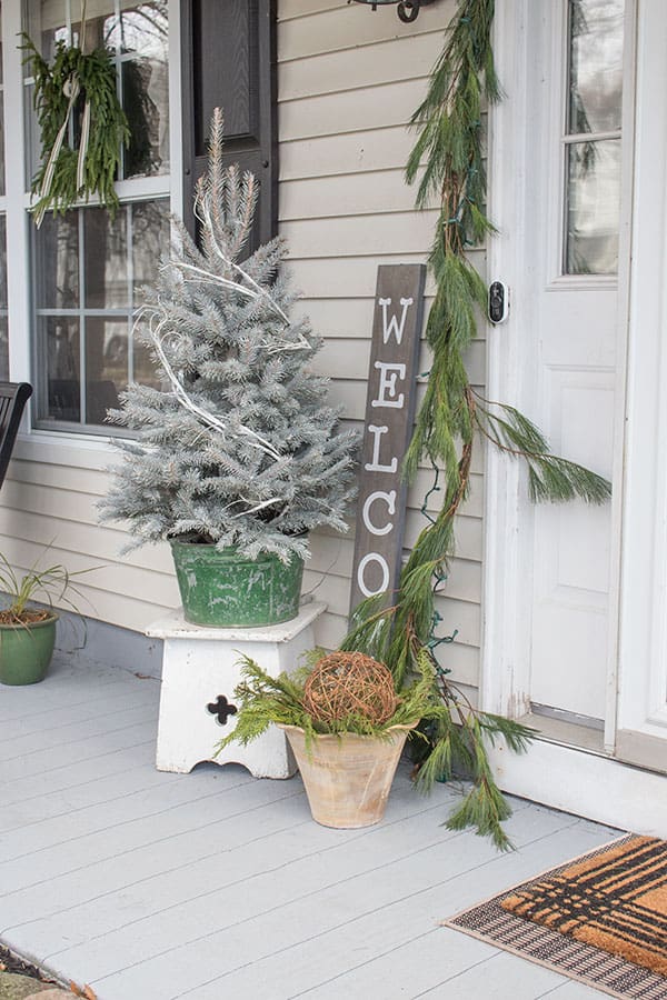 Small Front Porch Christmas Decorations - The Honeycomb Home