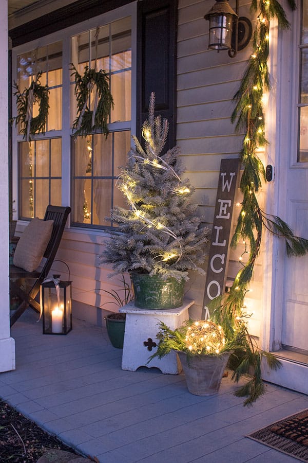 Exterior lights on small front porch for Christmas