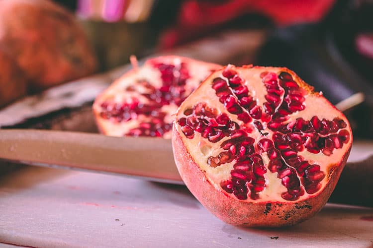 pomegranate essential oil health benefits - full of antioxidants