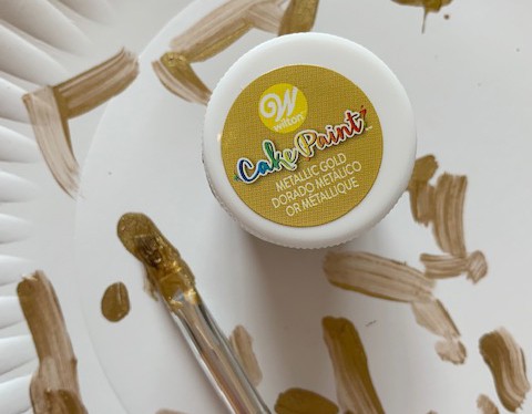 The Best (FDA Approved) Metallic Gold Buttercream Finish - Sugar & Sparrow