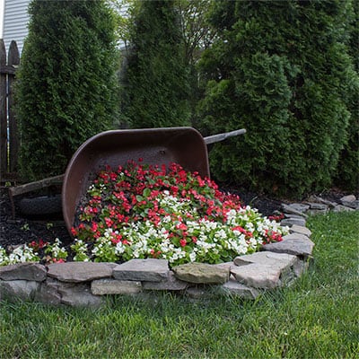 wheelbarrow planter DIY garden ideas