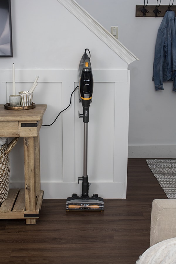 Easy lightweight vacuum for cleaning small spaces with a detachable hand vacuum