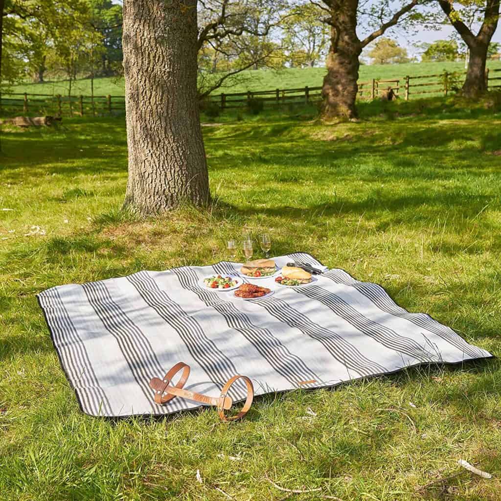 Design your own picnic blanket hot sale