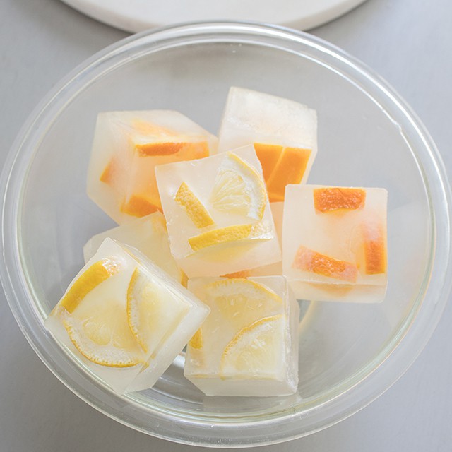 Easy Flavored Ice Cubes - Natural Deets