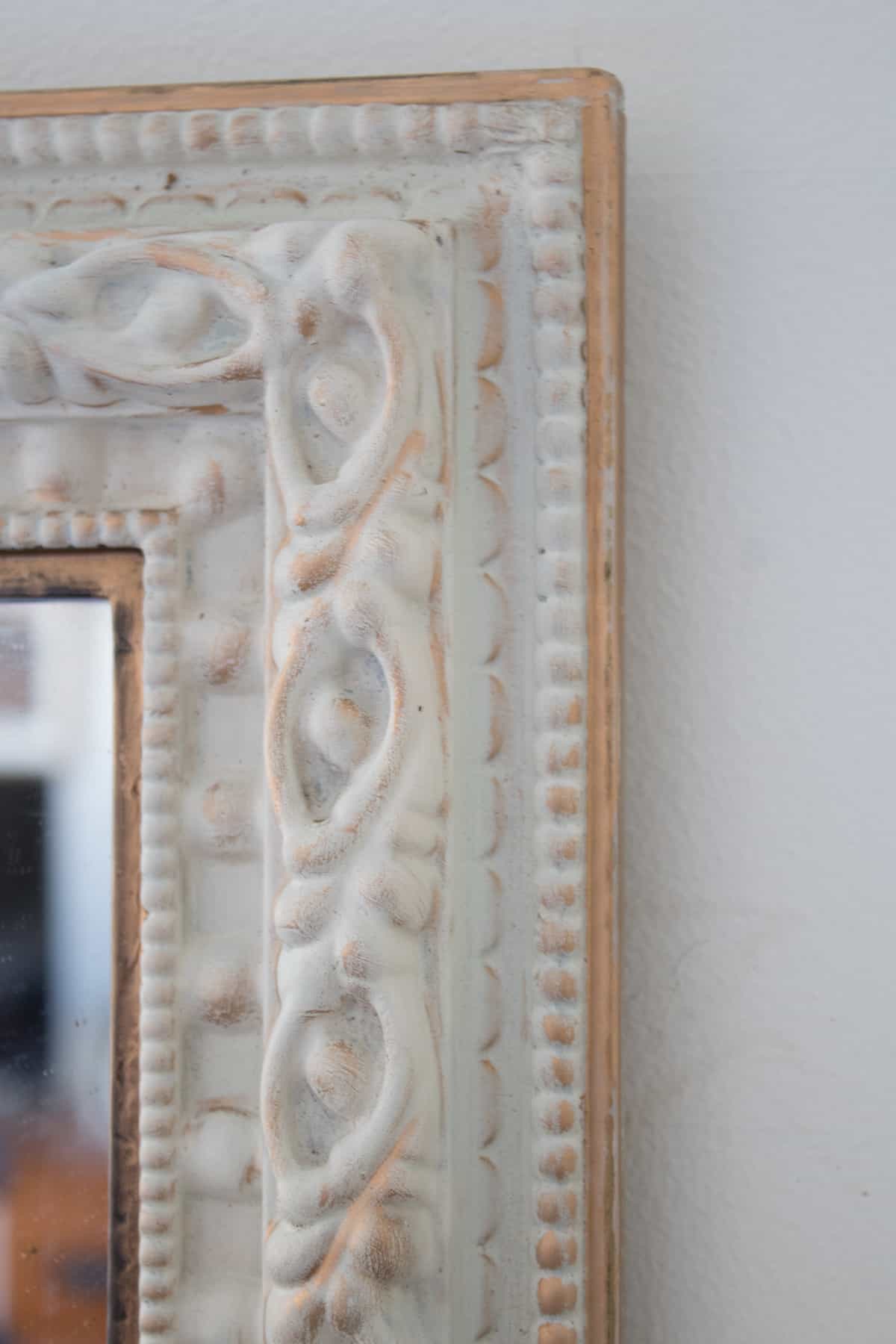 DIY Antique Gold Mirror Using Rub 'n Buff 