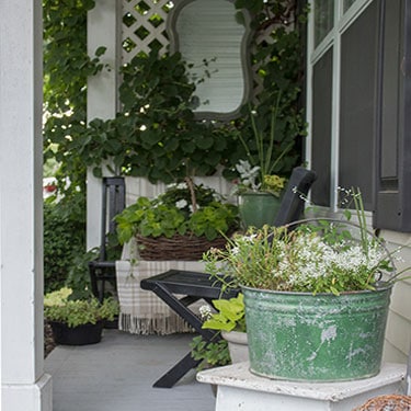 FI-Small-front-porch-decorating-ideas