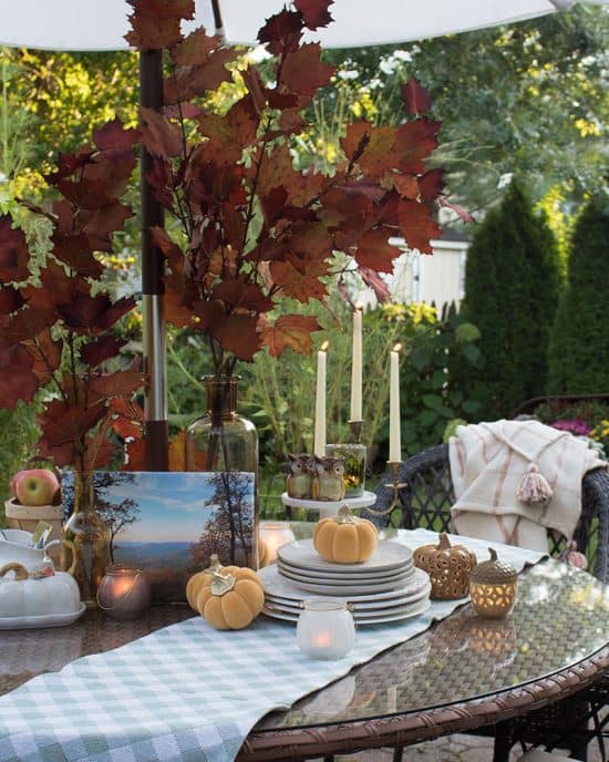 Fall Outside Table Setting Fall Table Setting Ideas - The Honeycomb Home