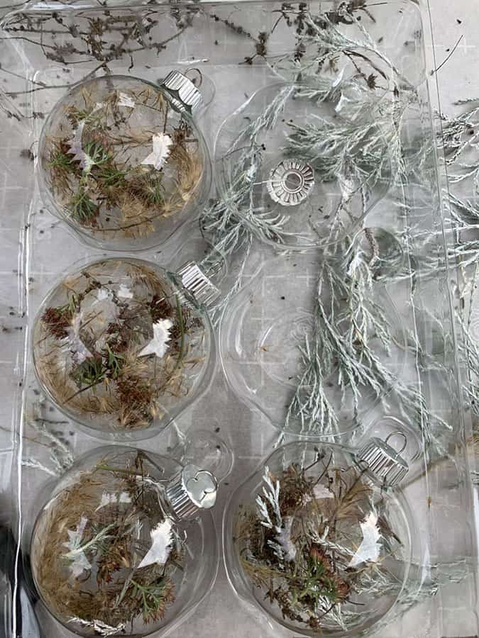 glass-Christmas-ornaments
