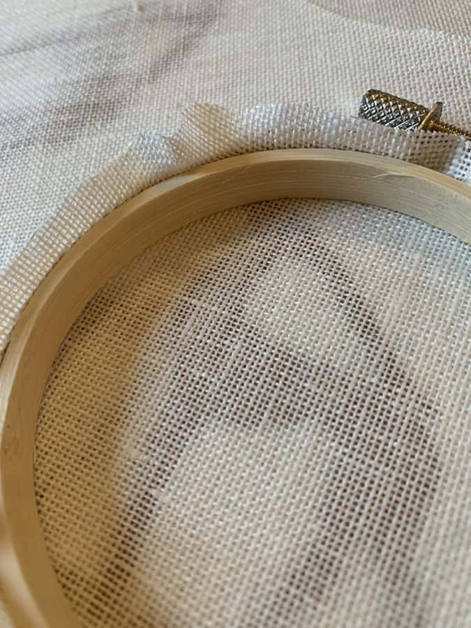 how-to-make-embroidery-hoop-ornaments