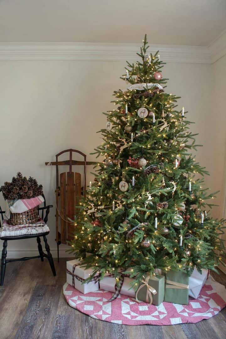 natural Christmas tree decorating ideas