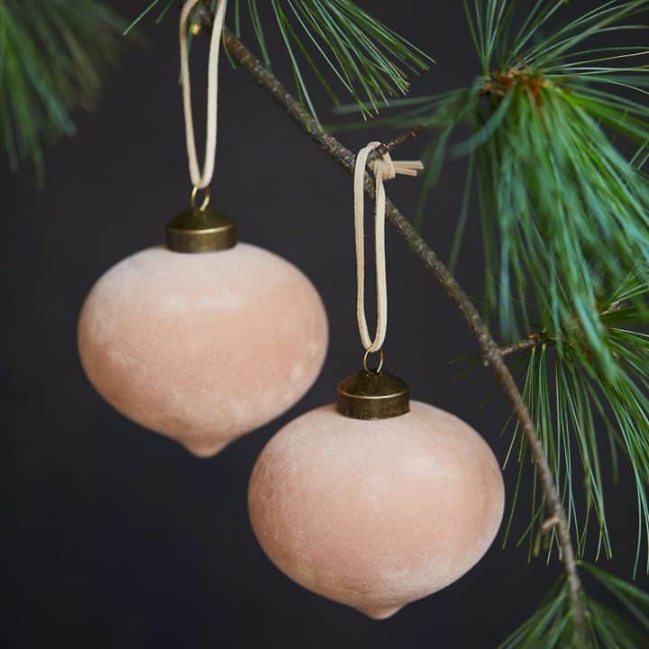 10 Pretty Ornament Sets - The Honeycomb Home