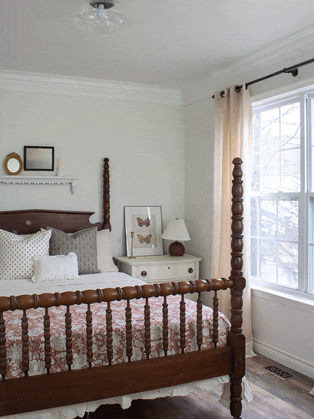 Bedroom-Decorating-and-a-four-poster-bed