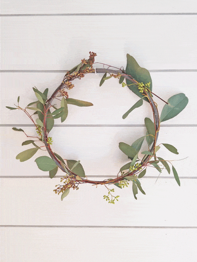 DIY Simple Spring Wreath!