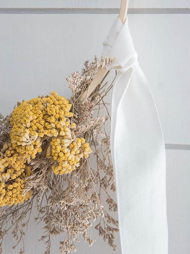 Easy Fall Wreath With Dried Flowers