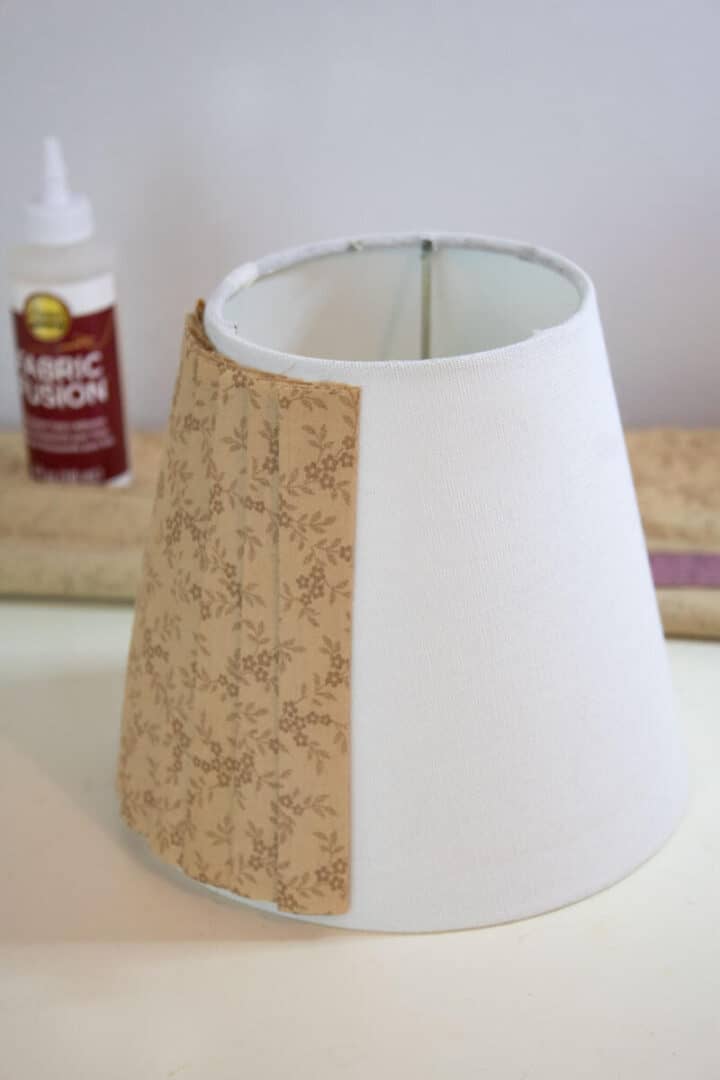covering a lampshade with fabric