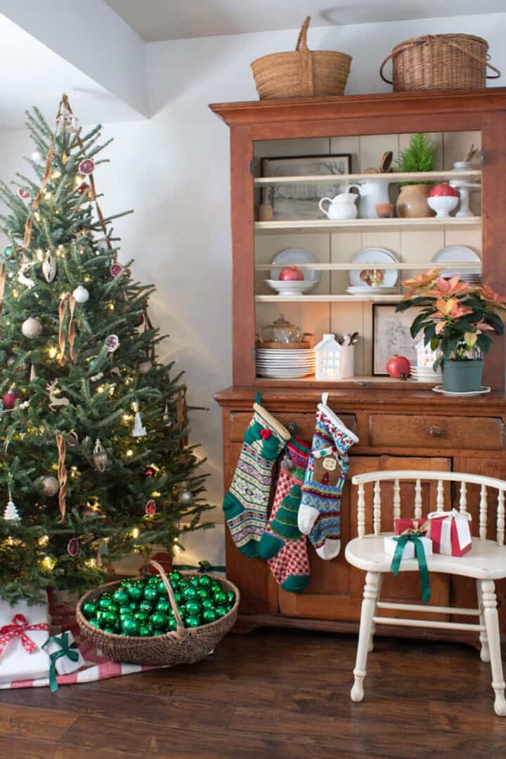 The-Honeycomb-Home-Vintage-Christmas-tree