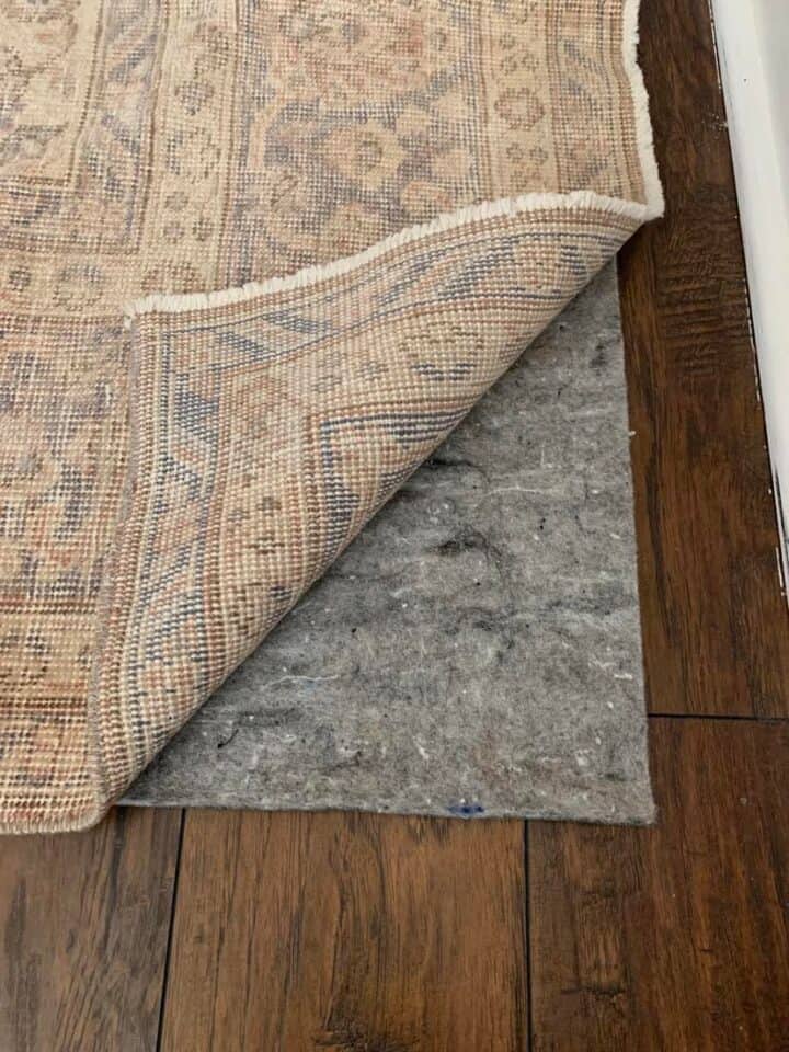 https://thehoneycombhome.com/wp-content/uploads/2023/03/best-rug-pad-for-hardwood-floors-720x960.jpg