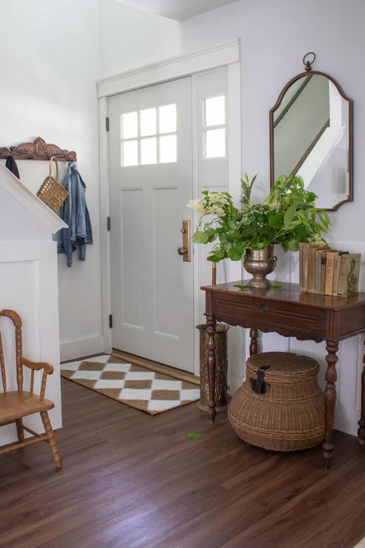small entry way ideas with storage basket