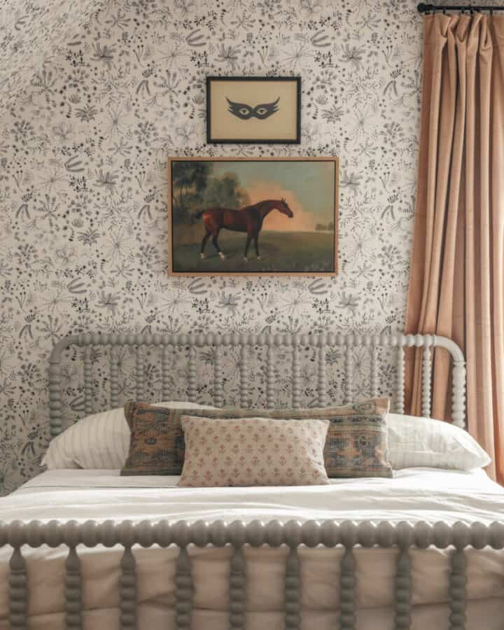 Chris loves Julia wallpaper bedroom - bedroom wall decor ideas diy