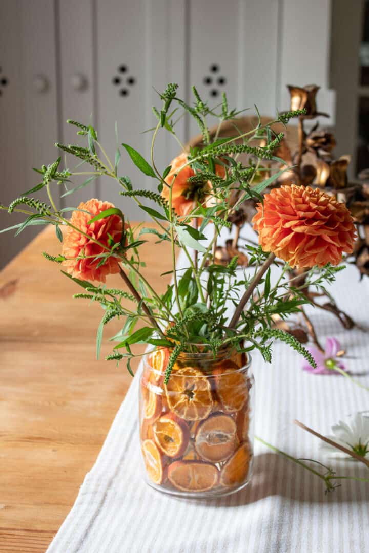 using-dried-orange-slices-in-a-floral-arrangement-for-fall