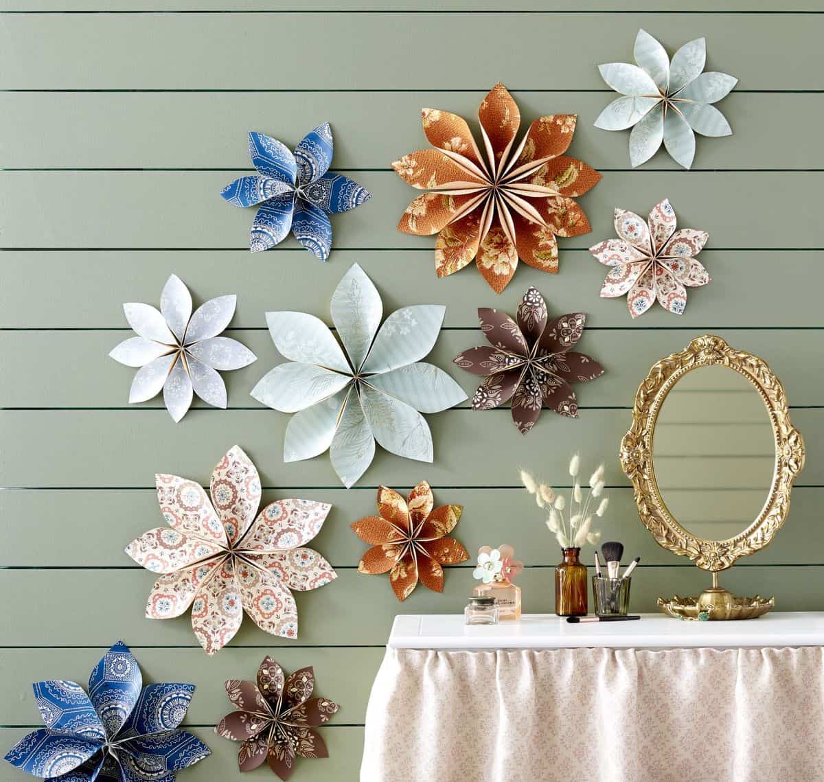 Creative Bedroom Wall Decor Ideas DIY - The Honeycomb Home