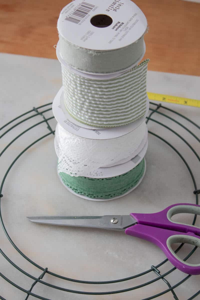 St Patricks Day Wreath DIY - The Honeycomb Home